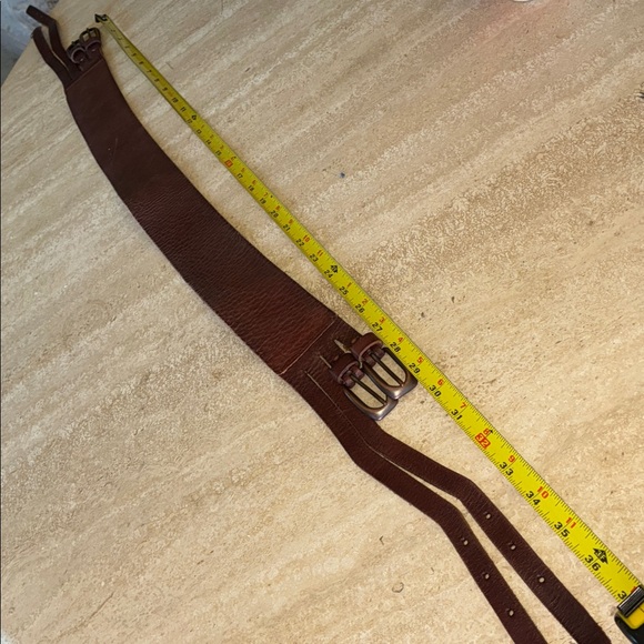 LINEA PELLE Belt Elegant Brown Leather with 4 buckles. Med. (adj.) - Picture 11 of 14